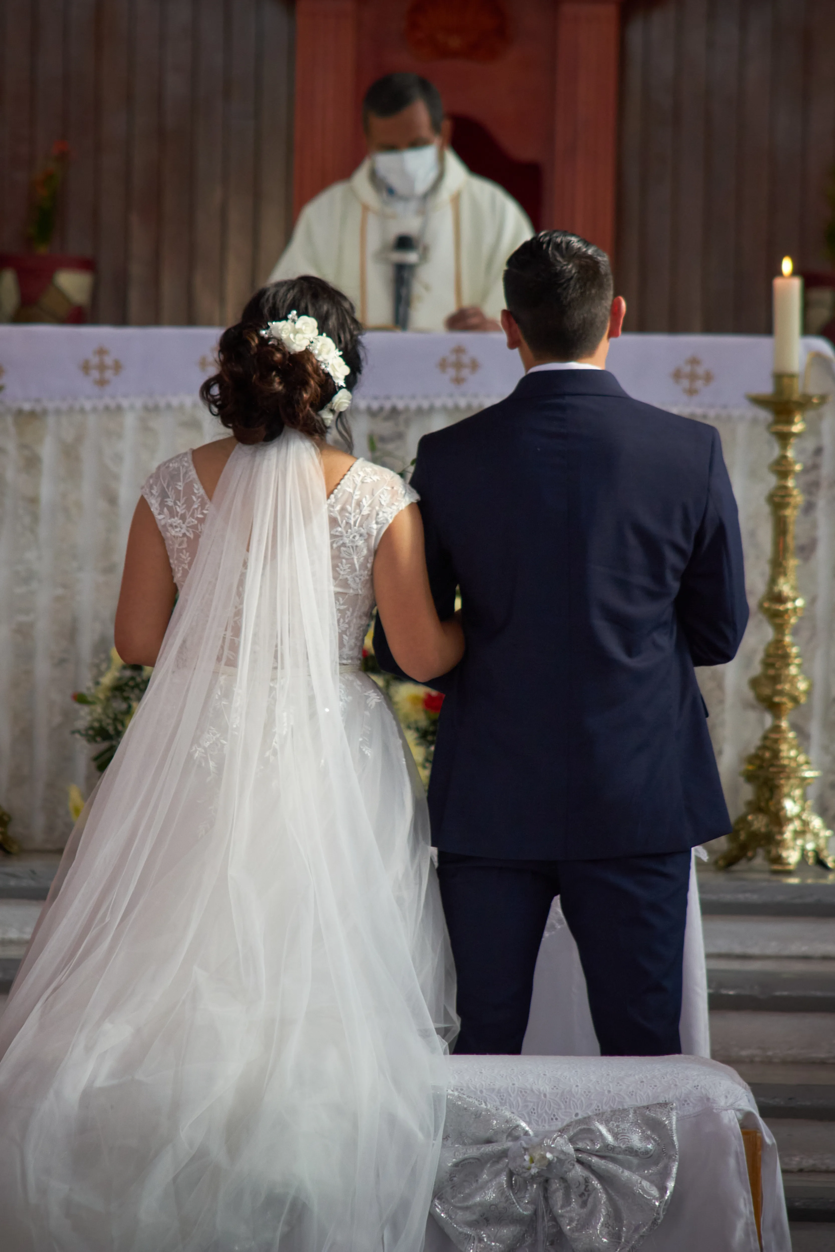Pareja durante una ceremonia de boda
